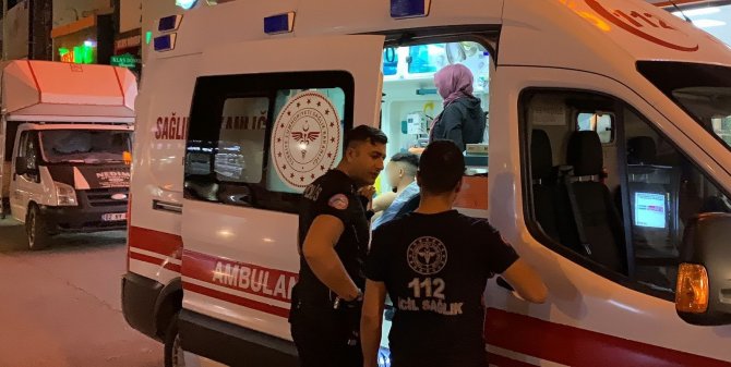 Bıçaklı Saldırıya Uğrayan Genç Yaralandı
