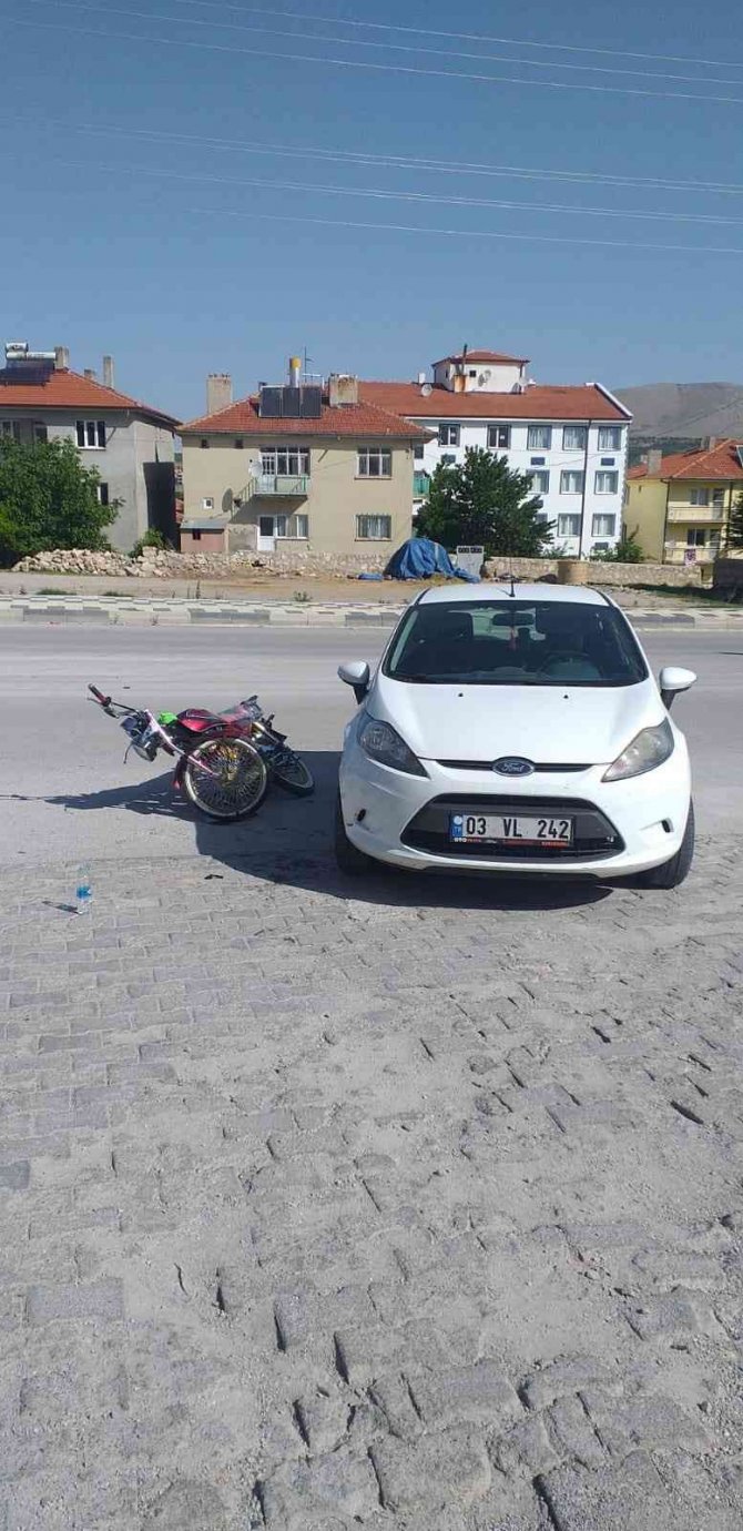 Otomobille Çarpışan Motosikletin Sürücüsü Yaralandı