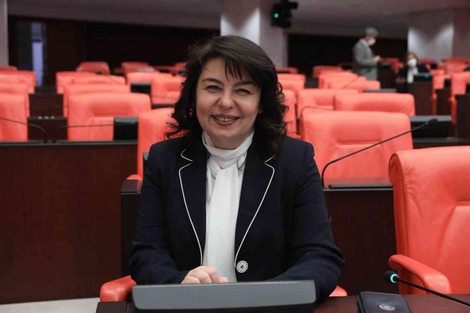 İ̇skenderoğlu: “Çanakkale Markalaşmaya, Büyümeye Devam Ediyor”