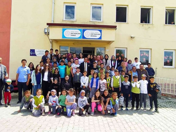 Altıntaş’ta 10 Bin Okul Projesi Etkinlikleri