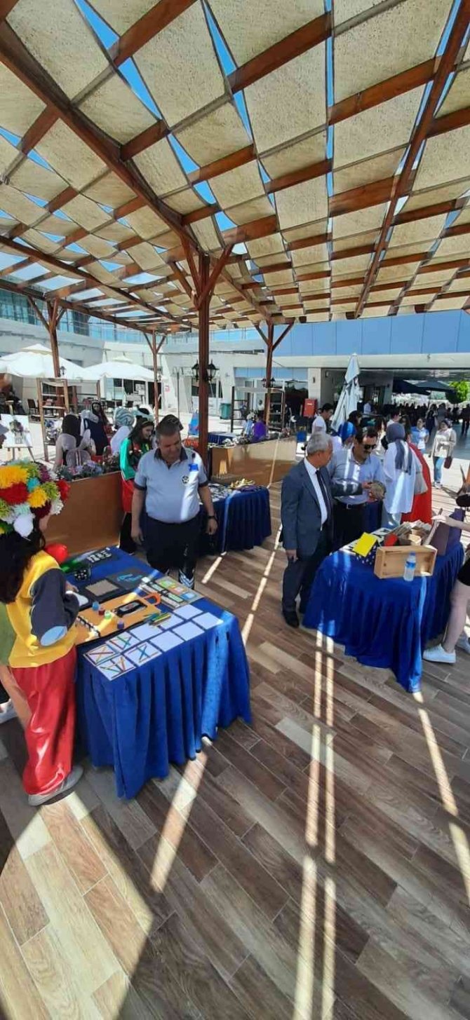 Buharkent Myo Ürünlerini Adü Çarşı’da Sergiledi