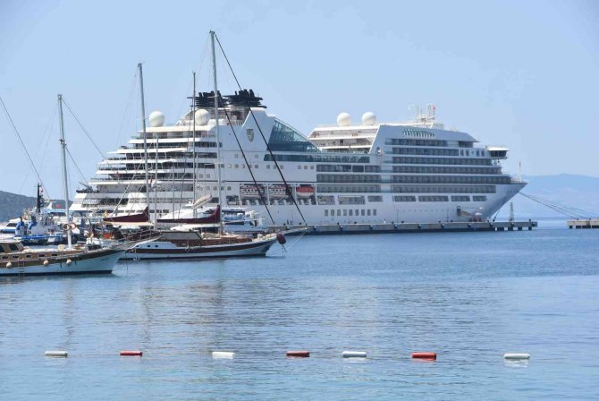 Dev Yolcu Gemisi 268 Yolcusuyla Bodrum’a Geldi