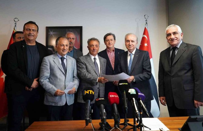 Ahmet Nur Çebi Listesini Teslim Etti