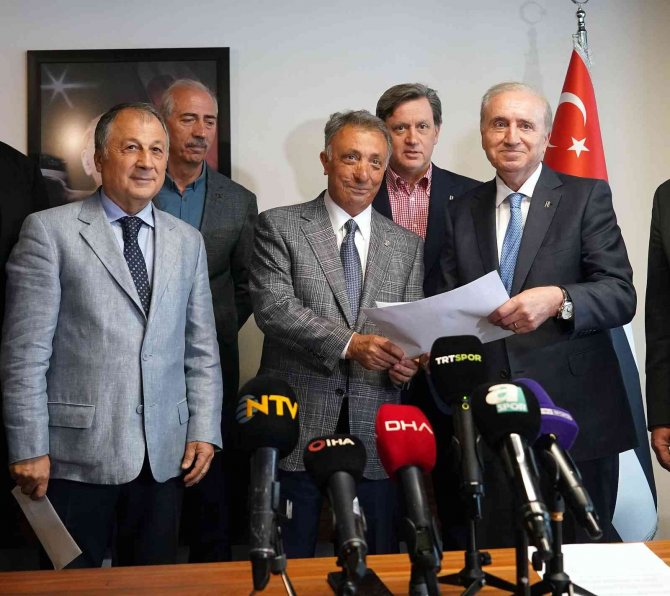 Ahmet Nur Çebi Listesini Teslim Etti