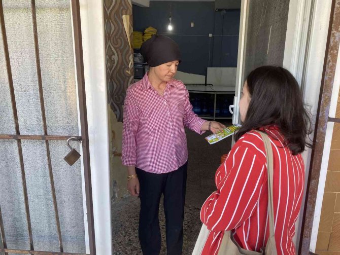 Beykoz’da Üniversite Öğrencileri Kapı Kapı Dolaşıp “Sıfır Atık” Projesini Anlattı