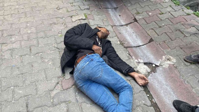 İ̇stanbul’da Akıl Almaz Olay: Hırsız Kaçtığı Çatıdan Çocuğun Üstüne Düştü