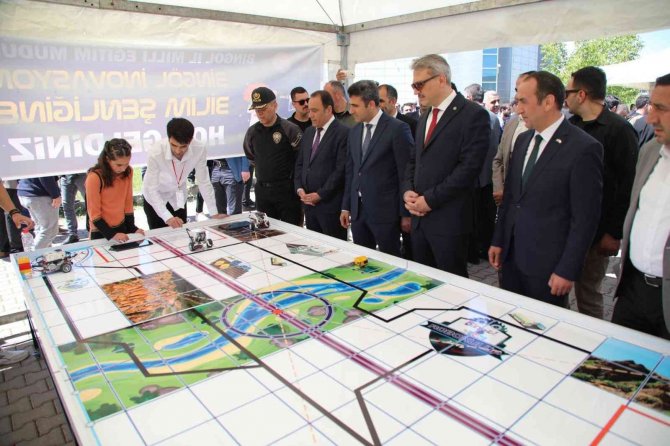 Bingöl’de İ̇novasyon Bilim Şenliği Düzenlendi