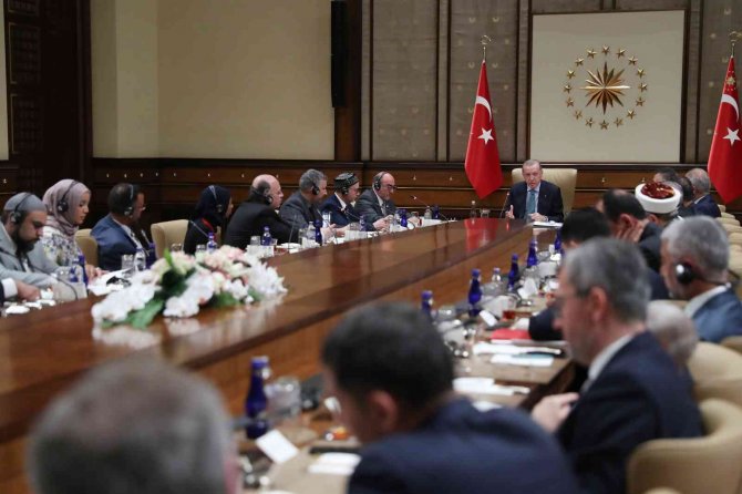 Cumhurbaşkanı Erdoğan, Abd’li Ve Kanadalı Kanaat Önderlerini Kabul Etti