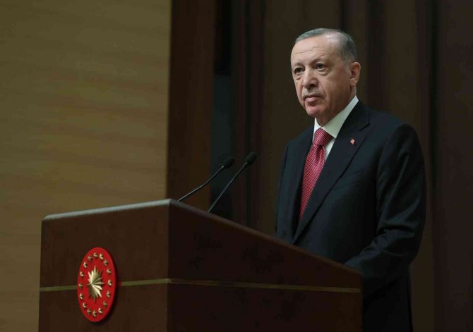 Cumhurbaşkanı Erdoğan: "Kamu Görevlilerimize Demokratik Hukuk Sınırları Dışında Söz Söyleyen Herkes Bu Devletin De Bu Milletin De Düşmanıdır"