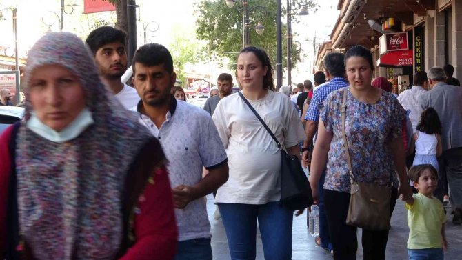 Diyarbakır İ̇l Sağlık Müdürü Dr. Tekin: “Geldiğimiz Süreçte 262 Bin Pozitif Vakamız Vardı. Şu Anda 10’nun Altındayız”