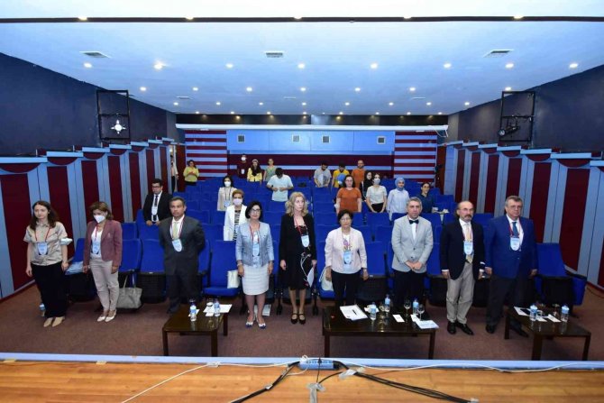 İ̇leri Yaş Kanserlerinde Yaklaşan Tehlike: Silver Tsunami