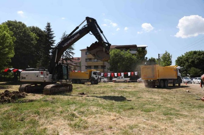 Bölgenin En Modern Kütüphanesi İçin İlk Kazma Vuruldu