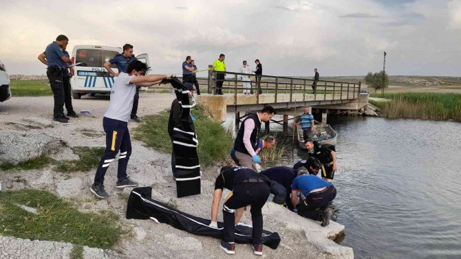 Serinlemek İçin Girdikleri Nehirden Cansız Bedenleri Çıktı