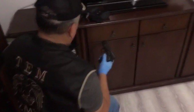 İ̇zmir’de Fetö’nün Hücre Evlerine Baskın: 21 Gözaltı