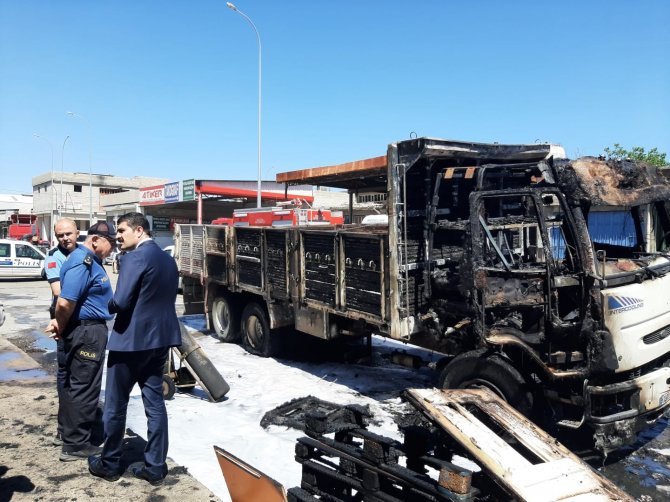 Oto Sanayi Sitesinde Oksijen Tüpü Patladı: 2 Ağır Yaralı