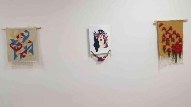 Fü’de Öğrencilerin Yaptığı Resimler Sergilendi