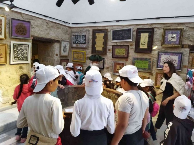 Gölcük’te Çocuklar Geleneksel Sanatları Öğreniyor