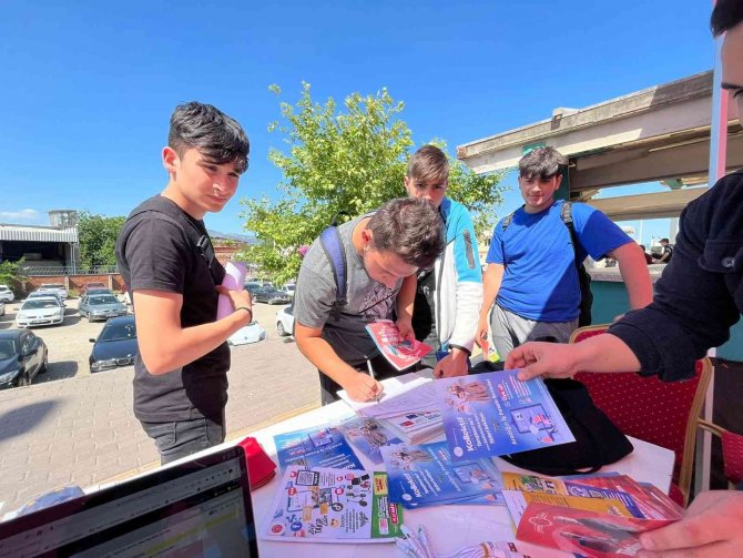 Gençlik İstasyonu Gençlerin Vizyonuna Yön Veriyor