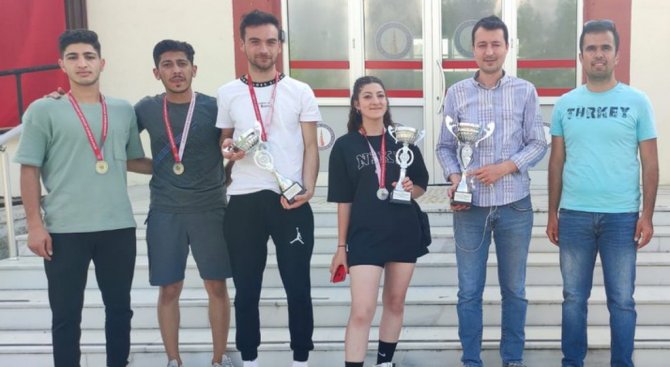 Hisarcık Myo’da Voleybol Ve Masa Tenisi Turnuvaları