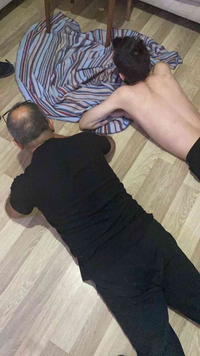 İ̇stanbul Emniyeti’nden 74 Kişilik Çeteye Darbe