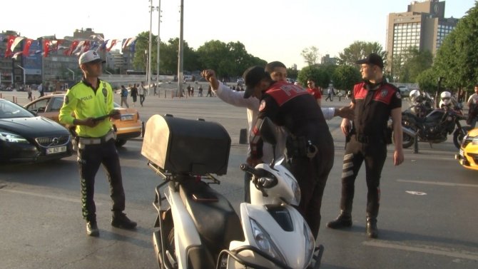 İ̇stanbul’da Helikopter Destekli ’Yeditepe Huzur’ Uygulaması