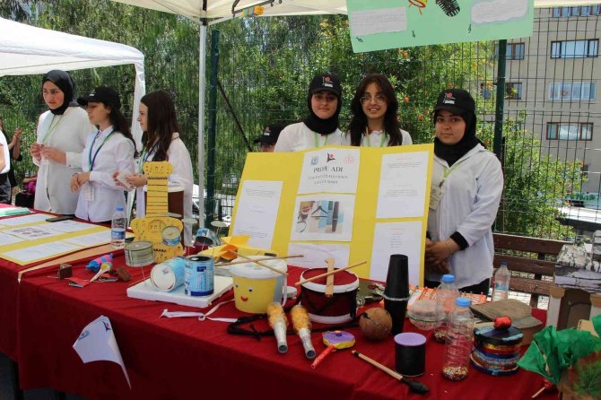 Ortaokul Öğrencilerinden Bilim Fuarı