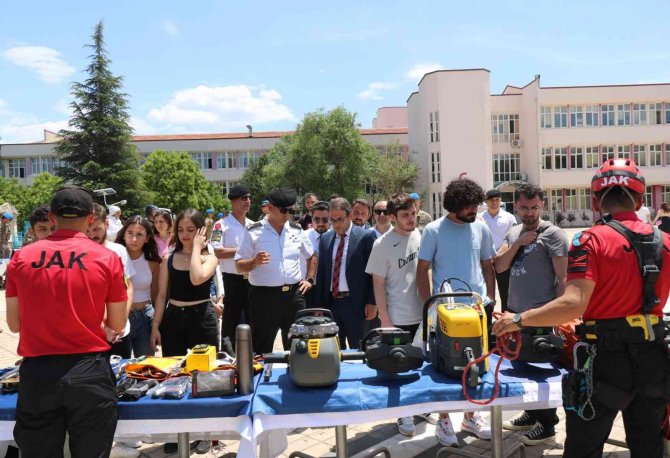 Jandarmadan Üniversite Öğrencilerine Tanıtım Faaliyeti