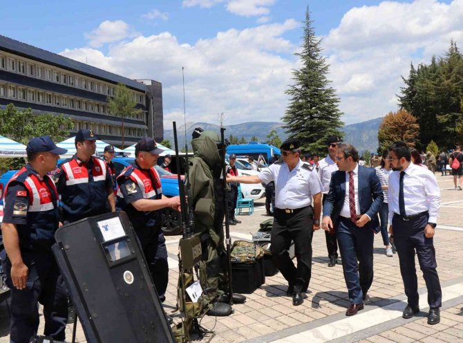 Jandarmadan Üniversite Öğrencilerine Tanıtım Faaliyeti