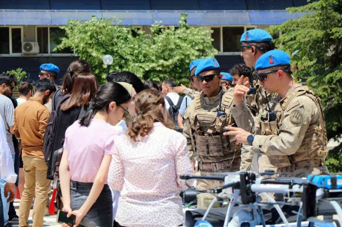 Jandarmadan Üniversite Öğrencilerine Tanıtım Faaliyeti