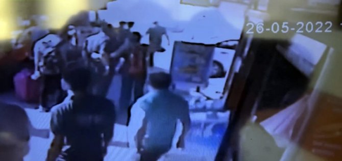 Kadıköy’de Binanın Çökme Anı Ve Yaşanan Panik Kamerada