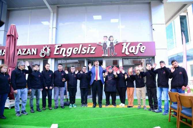 Engelsiz Kafe Engelleri Aşan Lezzetleriyle Misafirlerini Ağırlıyor