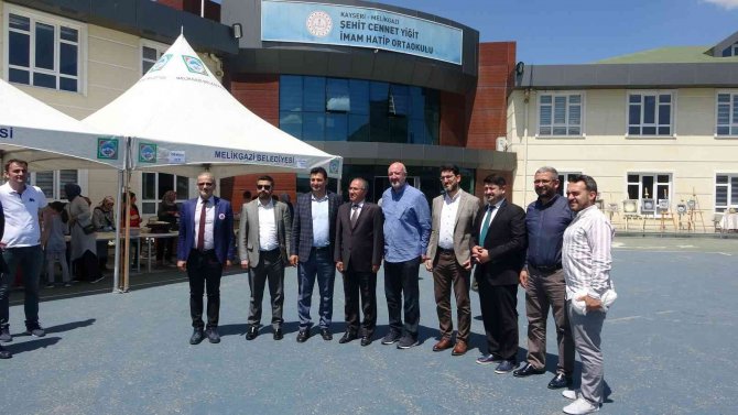 Ortaokul Öğrencilerinden Örnek Davranış