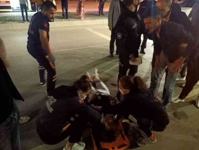 Otomobilin Çarptığı Genç Kız Hayatını Kaybetti
