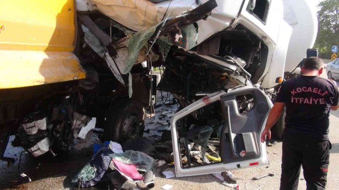 Gaz Tankeri İle Kamyon Çarpıştı, Ortalık Savaş Alanına Döndü: 1 Yaralı