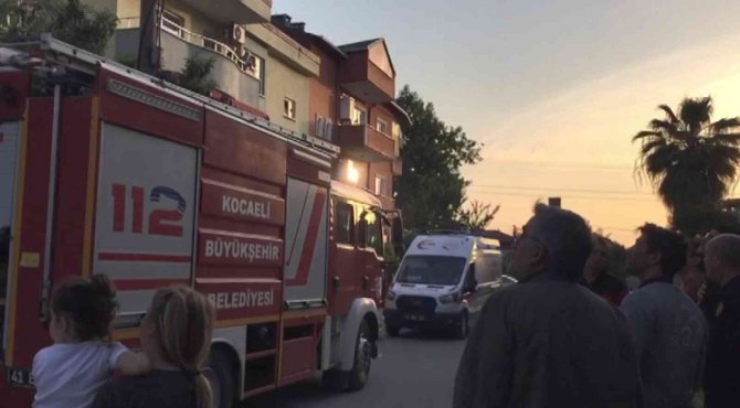 Evin Mutfağında Çıkan Yangın Paniğe Sebep Oldu
