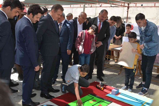 Vali Akbıyık: “45 Bin Kitap Dağıttık”