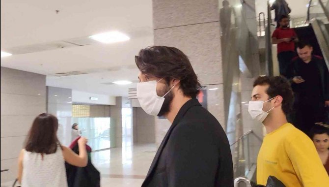 Kubilay Aka’nın ‘Uyurken Fotoğraf Paylaşma’ Davası Düştü