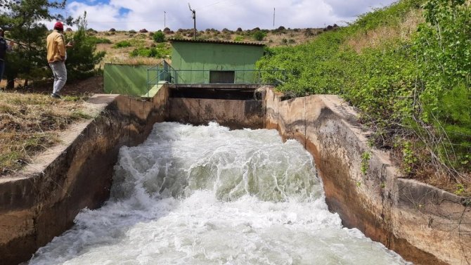 Avşar Barajından Çiftçilere Su Verilmeye Başlandı