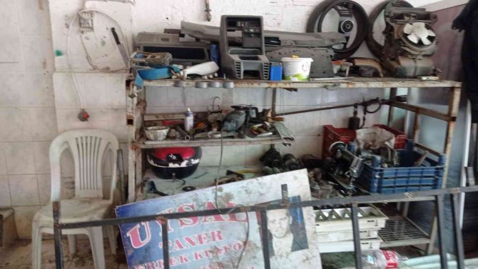 Manisa’da İşyerinden Hırsızlık Yapan Şüpheli Tutuklandı