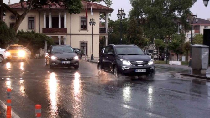 Meteoroloji Sarı Kodla Uyardı: Trakya’da Gök Gürültülü Sağanak Bekleniyor