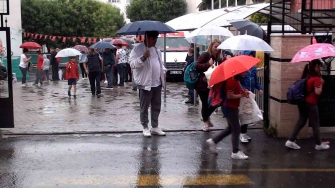 Meteoroloji Sarı Kodla Uyardı: Trakya’da Gök Gürültülü Sağanak Bekleniyor