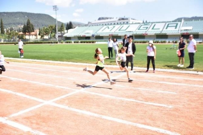 Milaslı Miniklerin Atletizm Başarısı