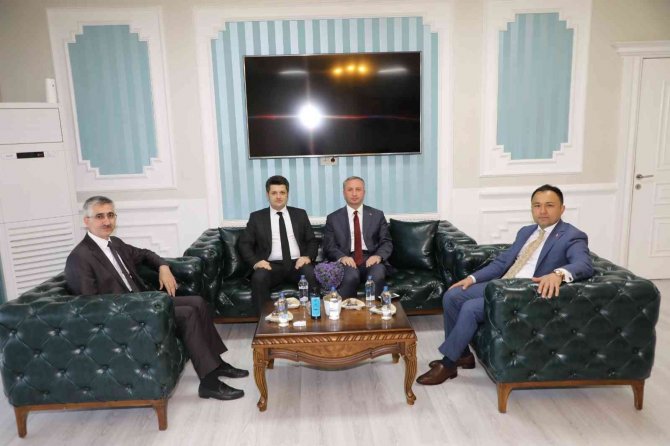 Milli Eğitim Bakan Yardımcısı Yılmaz, Patnos Ve Tutak İlçelerini Ziyaret Etti