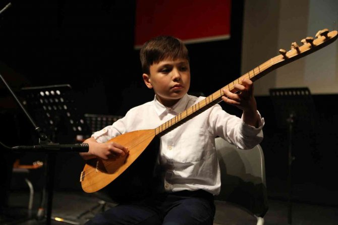 Nilüfer’de Yılsonu Konserinde Muhteşem Performans