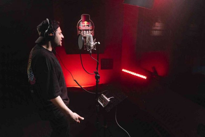 Red Bull 64 Bars Serisi Ozbi Ve Da Poet İle Devam Ediyor