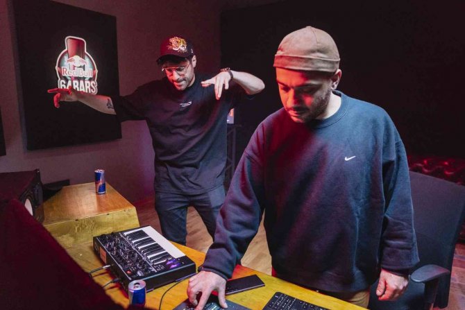 Red Bull 64 Bars Serisi Ozbi Ve Da Poet İle Devam Ediyor