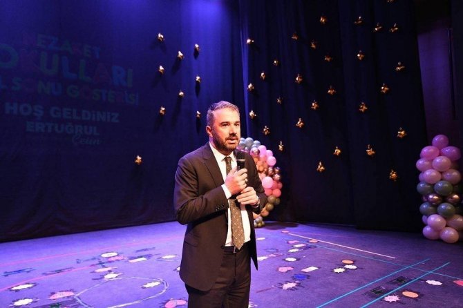 Pursaklar’da Minik Öğrencilerin İlk Mezuniyet Heyecanı