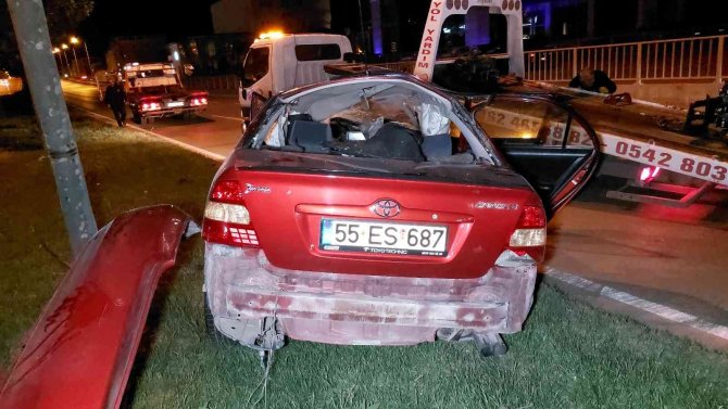 Önce Çarpıştılar, Sonra Ağaçlara Çarptılar: 5 Yaralı