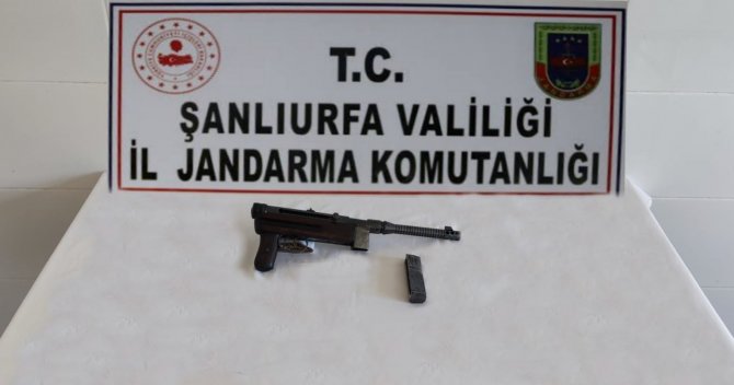 Sınırda Rus Menşeili Suikast Silahı Ve Mühimmat Ele Geçirildi
