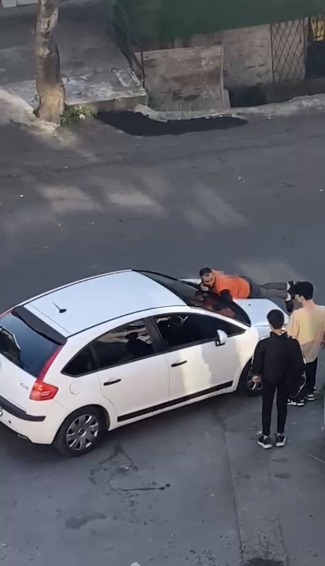 Yol Verme Tartışması Kaputun Üzerinde Bitti
